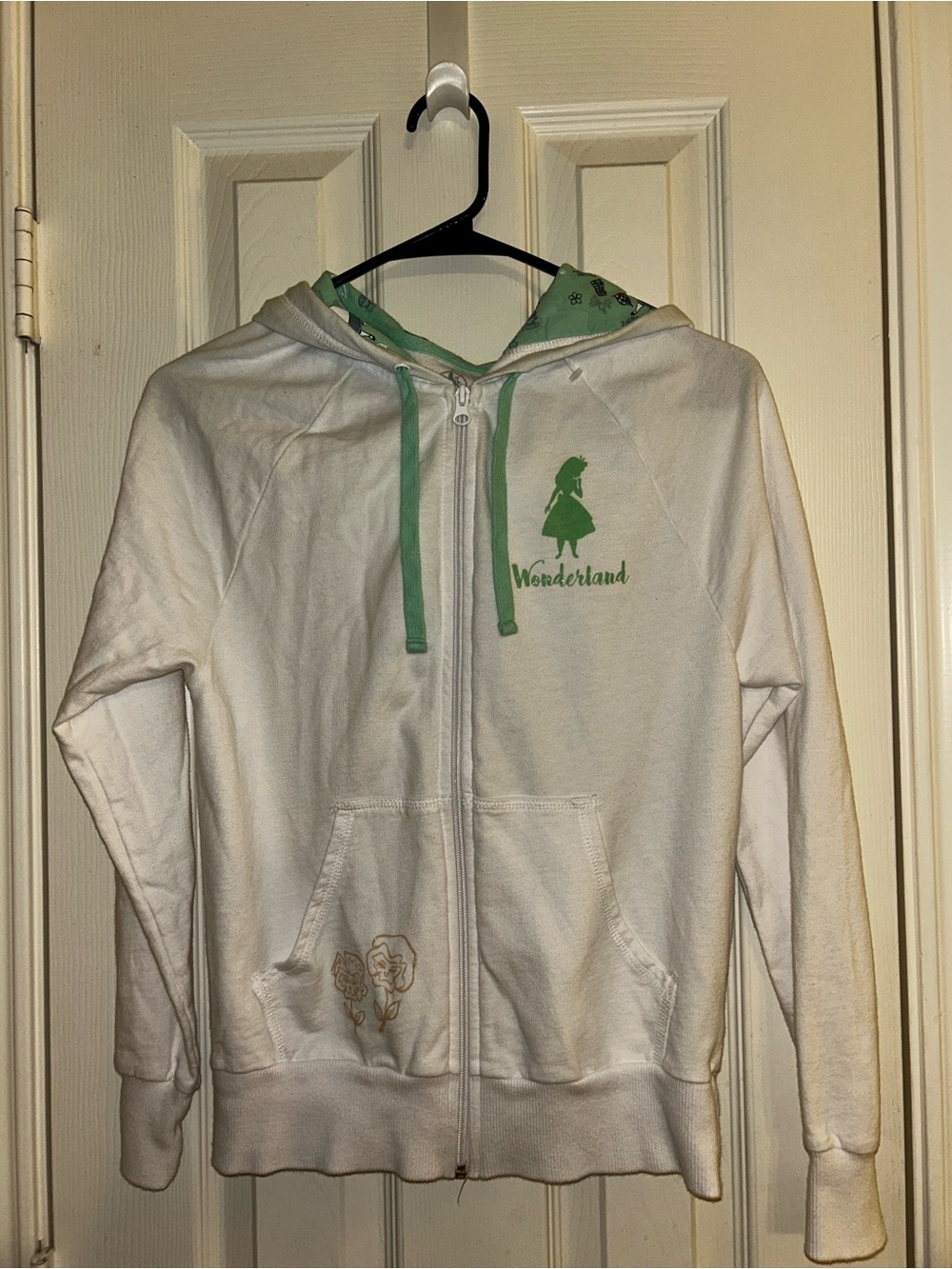 NWOT Disney Parks 2022 Epcot UK ALICE IN WONDERLAND Hoodie Ladies Extra Small